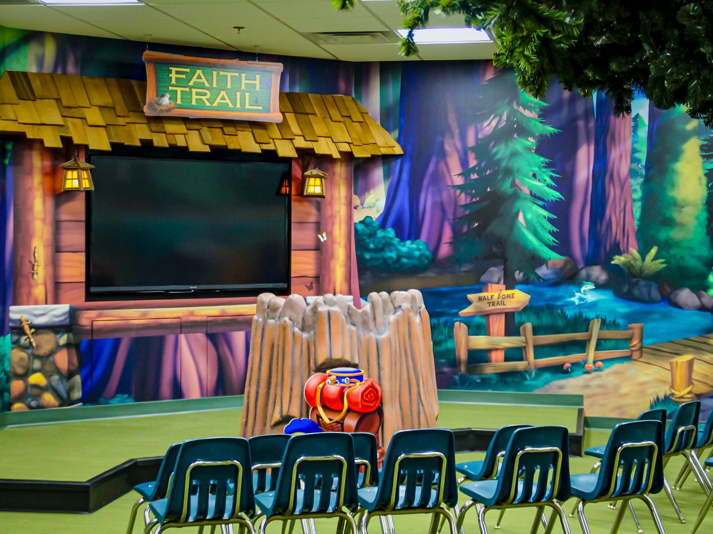 faith-family-church-sioux-falls-south-dakota-kids-world-classroom-edit-0160_1